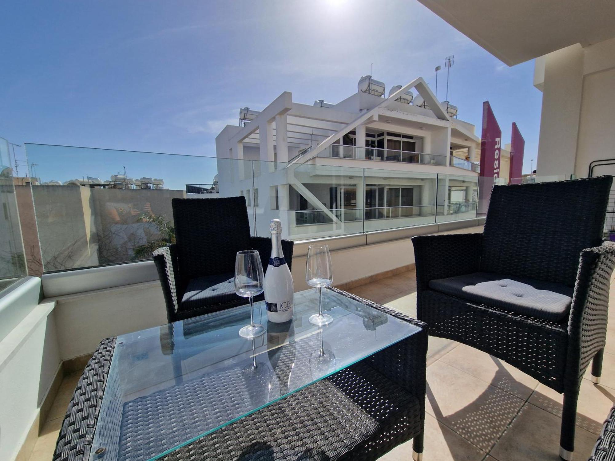 Tropical Paradise 200M From Finikoudes Beach Larnaca Zewnętrze zdjęcie