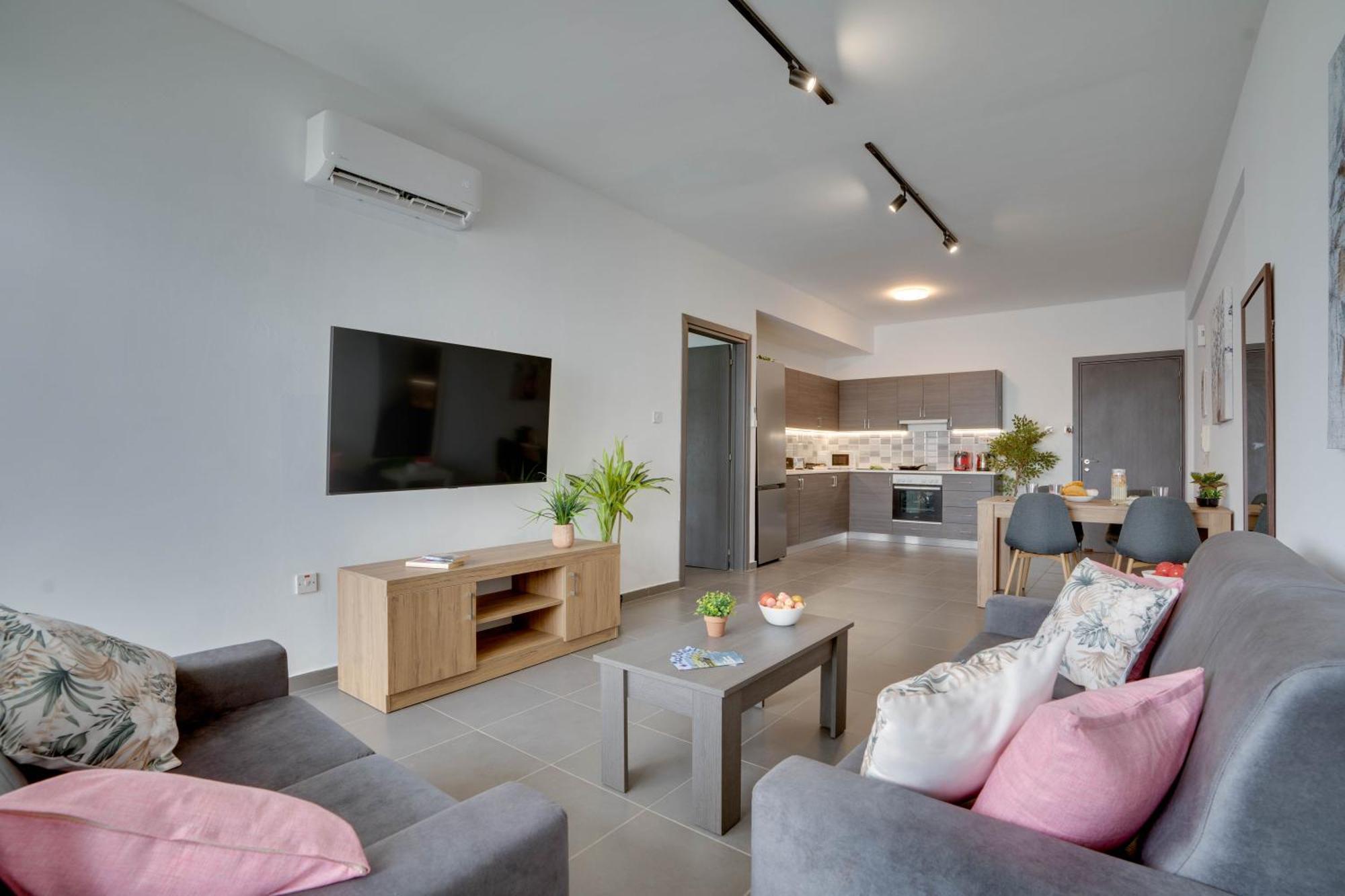 Tropical Paradise 200M From Finikoudes Beach Larnaca Zewnętrze zdjęcie