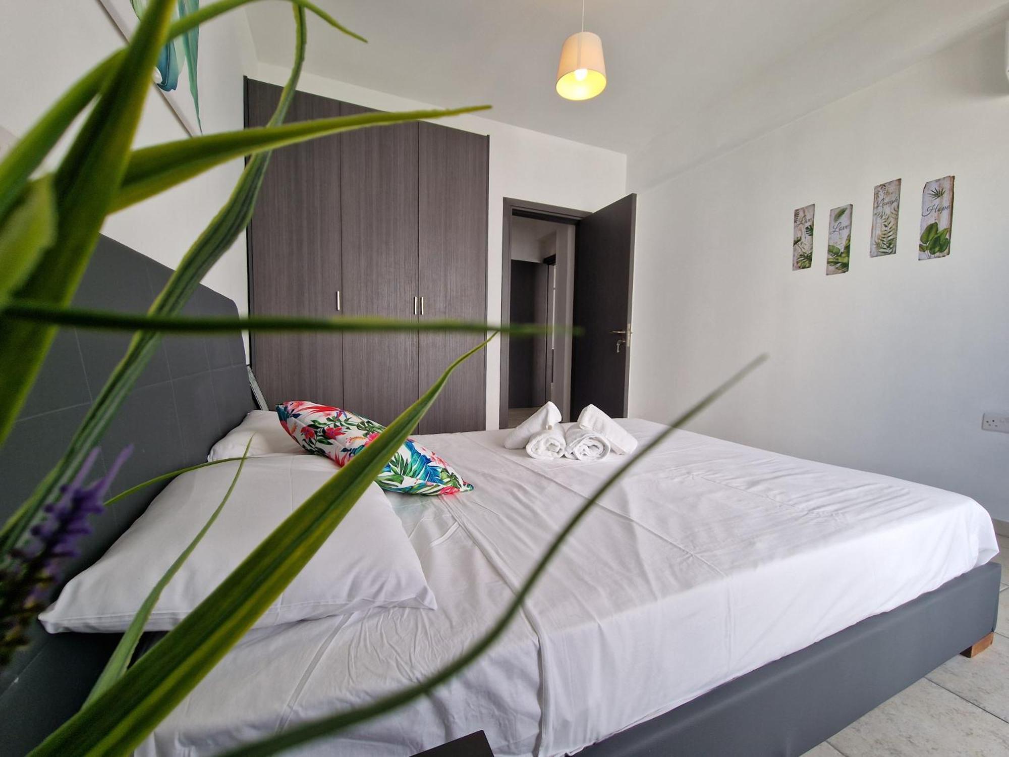 Tropical Paradise 200M From Finikoudes Beach Larnaca Zewnętrze zdjęcie